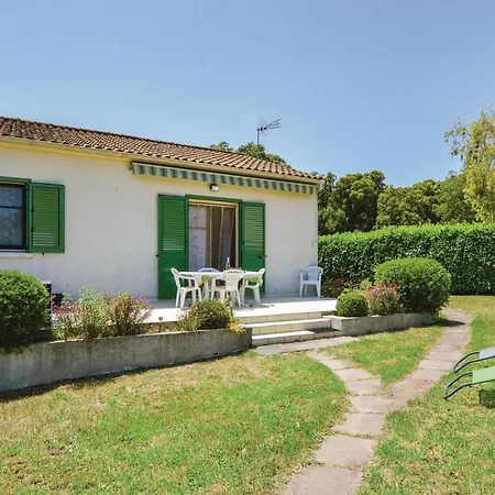 Vakantiehuis Stunning In With 1 Bedrooms *