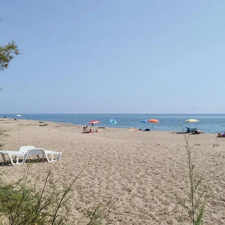 Stunning In With 1 Bedrooms Vakantiehuis *